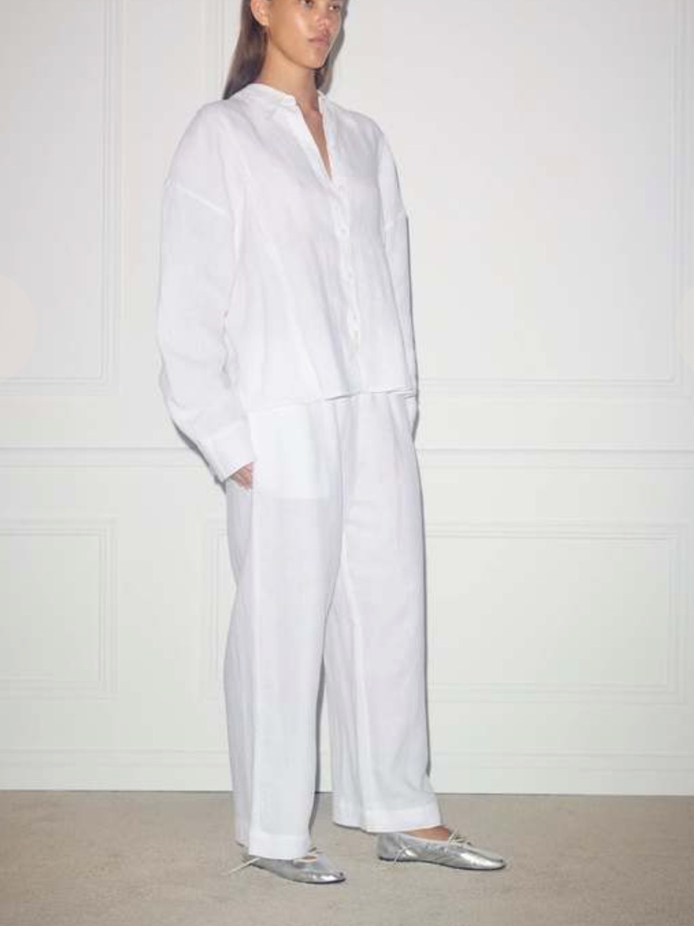 the tack Set by Deiji Studios in white linen NWT